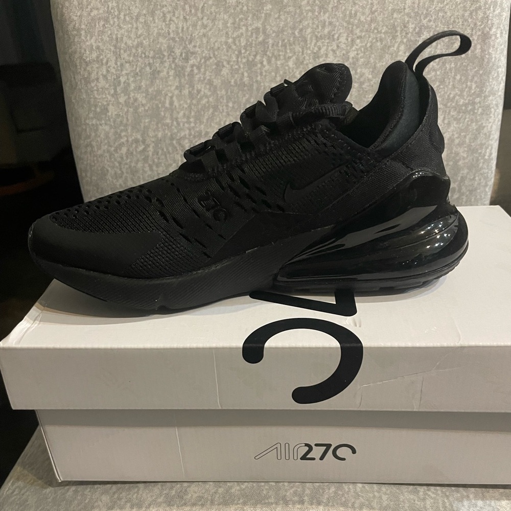 💢SOLD W Air Max 270 Nike Sneakers